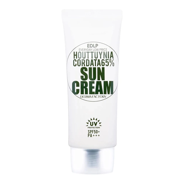 solncezashchitnyj krem s ekstraktom cvetka hauttyujnii houttuynia cordata 65 sun cream 50 ml derma factory yuzhnaya koreya