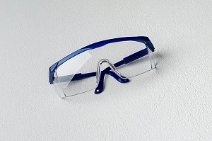 ochki zashchitnye s reguliruemymi duzhkami plastik 1 sht chistove rossiya