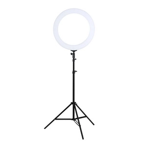lampa kolcevaya svetodiodnaya 12quot chernaya 1 sht lucas cosmetics rossiya
